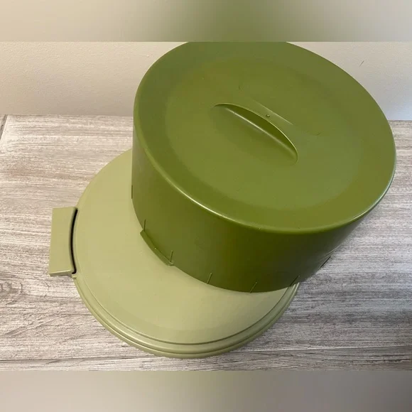 Vintage Cake Carrier with Daisy Design similar to Tupperware MCM - Picture 5 of 8